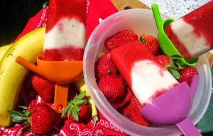 Strawberry Banana Yogurt Popsicles - sweetheatchefs.com