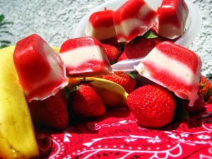 Strawberry Banana Yogurt Popsicles - sweetheatchefs.com